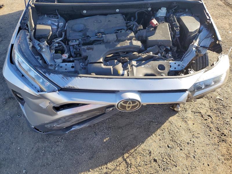 Photo 11 from auction – 2019 TOYOTA RAV4 with VIN 2T3P1RFV6KC025276