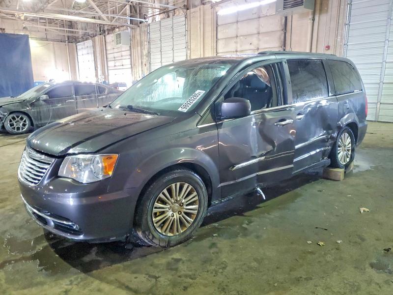 Photo 1 from auction – 2015 CHRYSLER TOWN & COU with VIN 2C4RC1CG1FR720192