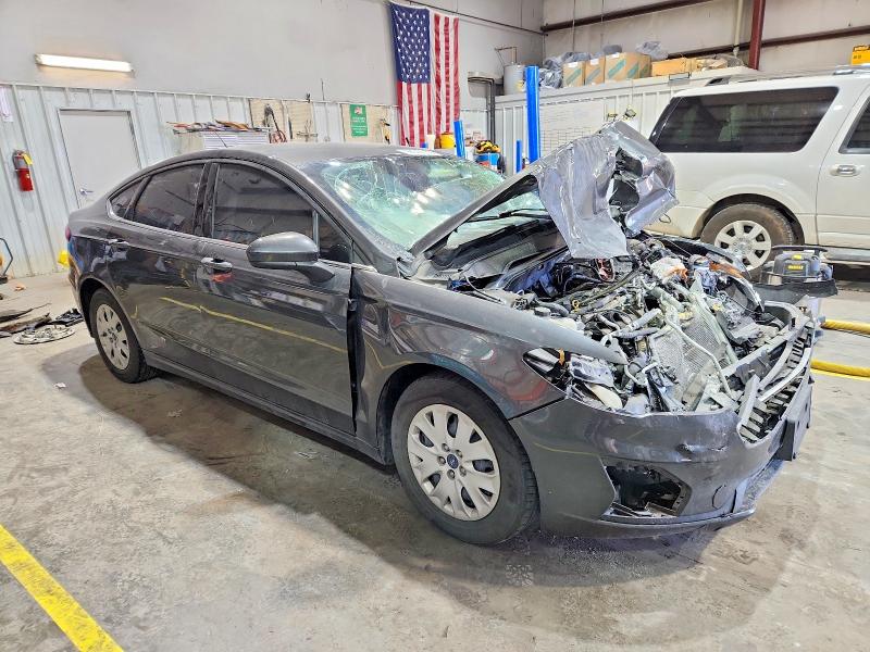 Photo 4 from auction – 2019 FORD FUSION S with VIN 3FA6P0G79KR283824