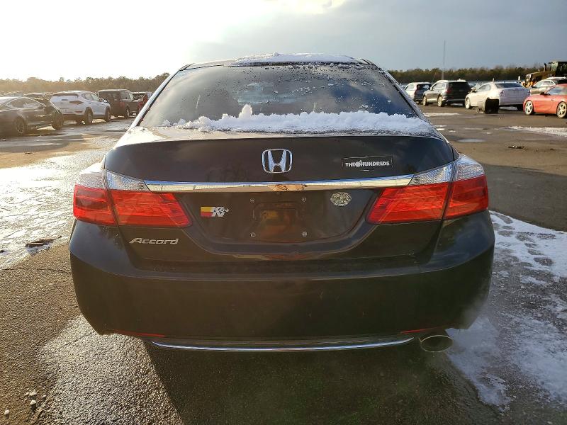 Photo 6 from auction – 2015 HONDA ACCORD with VIN 1HGCR2F83FA060161