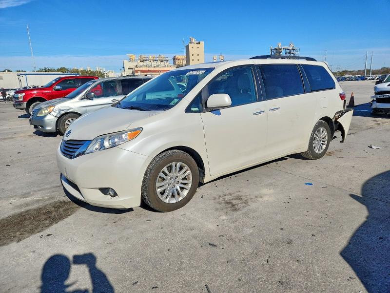 TOYOTA SIENNA XLE 2017 with VIN 5TDYZ3DC3HS787033 - Photo from auction