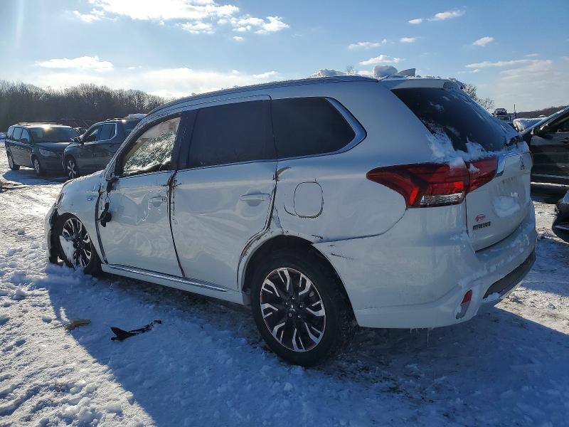 Photo 2 from auction – 2018 MITSUBISHI OUTLANDER with VIN JA4J24A5XJZ071164