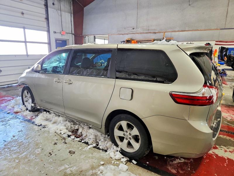 Photo 2 from auction – 2017 TOYOTA SIENNA LE with VIN 5TDKZ3DCXHS892058