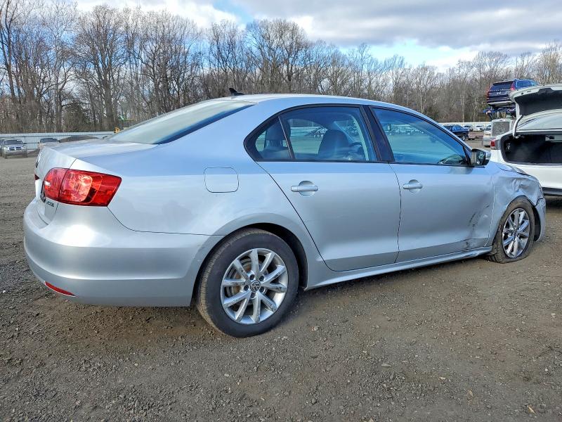 Photo 3 from auction – 2011 VOLKSWAGEN JETTA with VIN 3VWDZ7AJXBM366097
