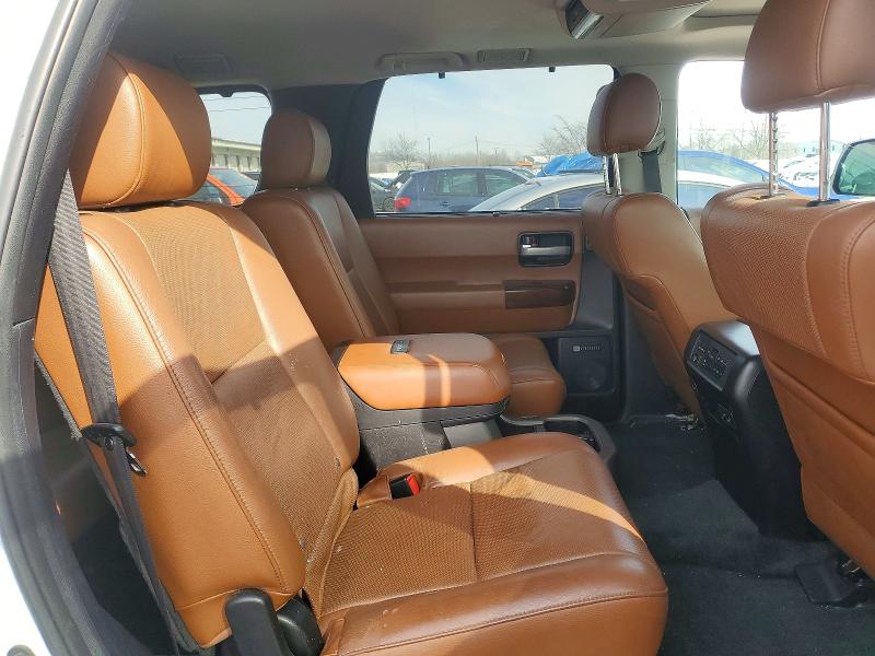Photo 11 from auction – 2017 TOYOTA SEQUOIA with VIN 5TDDW5G15HS155311