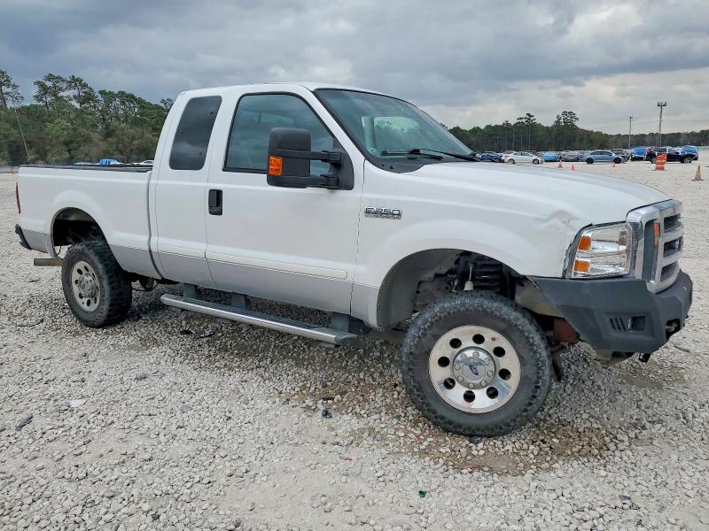 Photo 4 from auction – 2005 FORD F250 with VIN 1FTNX20505EB82947