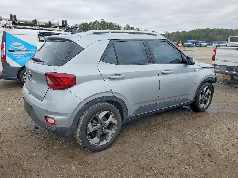 Photo 3 from auction – 2020 HYUNDAI VENUE with VIN KMHRC8A39LU033271