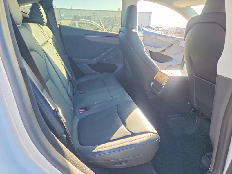 Снимка 10 от търг – 2026 TESLA MODEL Y с VIN 7SAYGDEE7TA391650