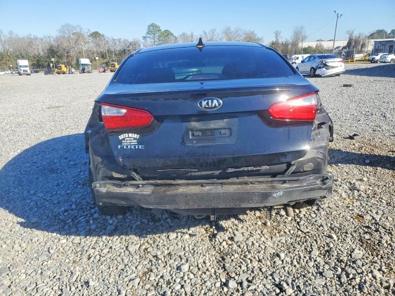 Photo 6 from auction – 2016 KIA FORTE with VIN KNAFK4A64G5523854