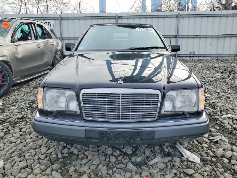 Photo 5 from auction – 1995 MERCEDES-BENZ E 320 with VIN WDBEA66E0SC274582