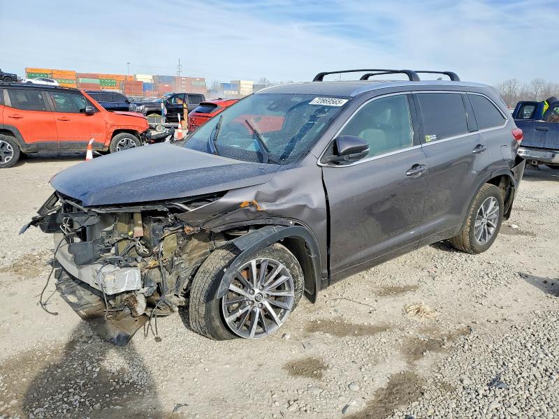 TOYOTA HIGHLANDER 2018 con VIN 5TDJZRFH2JS545627 - Foto de la subasta