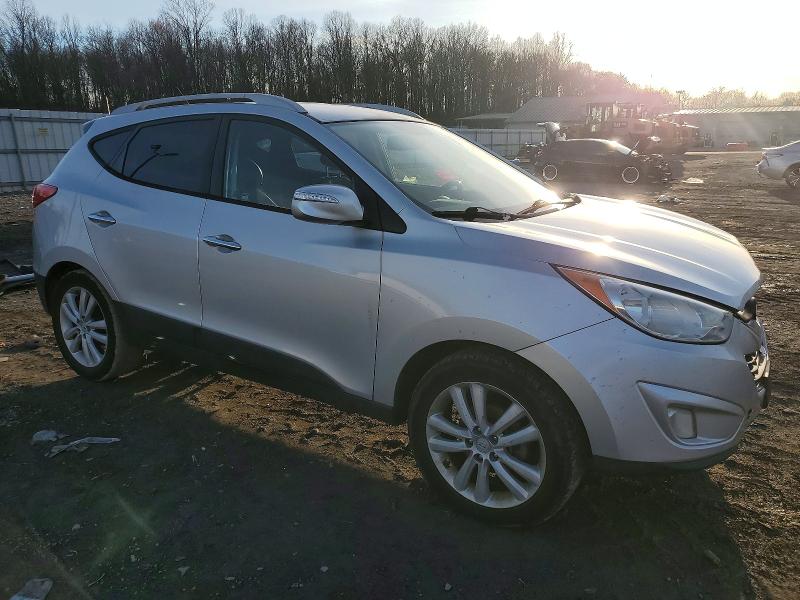 Photo 4 from auction – 2011 HYUNDAI TUCSON GLS with VIN KM8JU3AC4BU233499