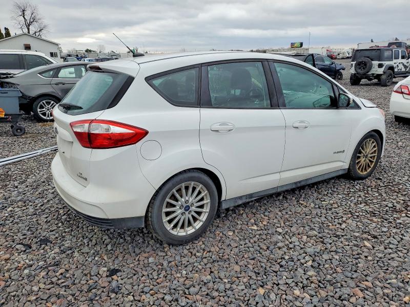 Photo 3 from auction – 2016 FORD C-MAX SE with VIN 1FADP5AU6GL109685