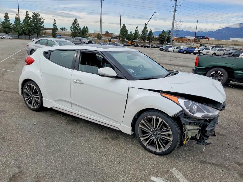 Photo 4 from auction – 2016 HYUNDAI VELOSTER with VIN KMHTC6AE3GU271036