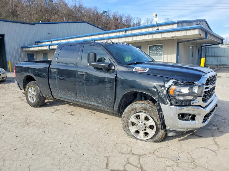 Photo 4 from auction – 2022 RAM 2500 with VIN 3C6UR5DL8NG283153