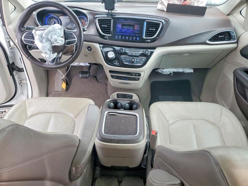 Photo 8 from auction – 2017 CHRYSLER PACIFICA T with VIN 2C4RC1EG4HR608390