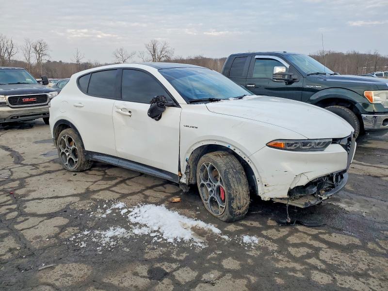 Photo 4 from auction – 2024 ALFA ROMEO TONALE VEL with VIN ZASPATDW5R3044183