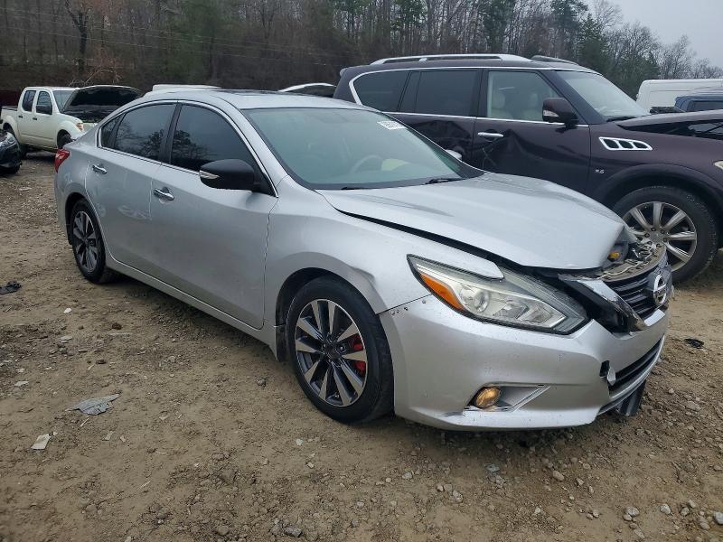 Photo 4 from auction – 2017 NISSAN ALTIMA 2.5 with VIN 1N4AL3AP1HC132239