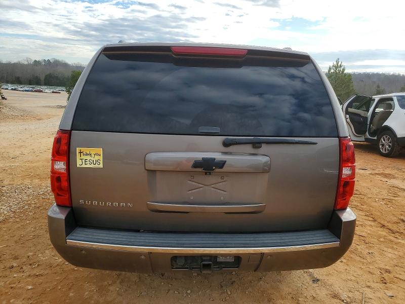 Photo 6 from auction – 2014 CHEVROLET SUBURBAN with VIN 1GNSKKE78ER213812