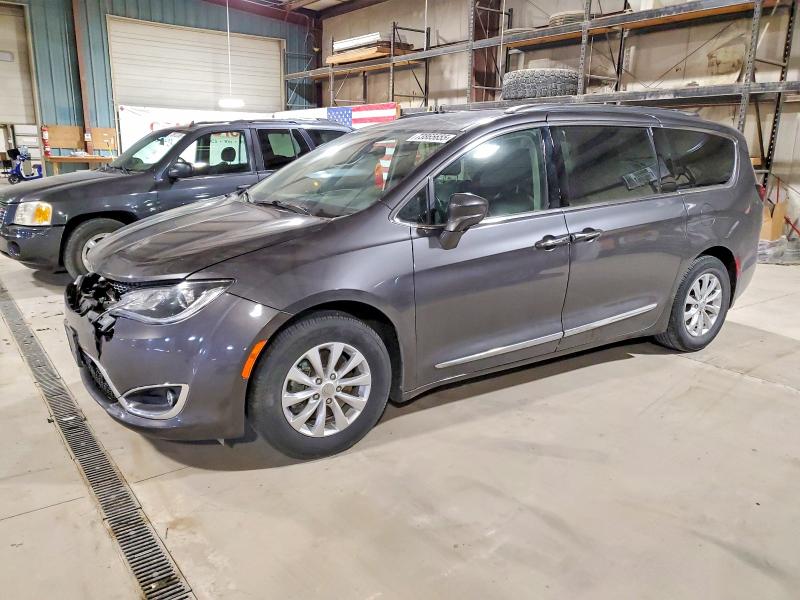 CHRYSLER PACIFICA T 2018 with VIN 2C4RC1BG3JR246675 - Photo from auction