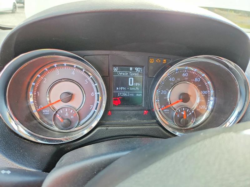Photo 9 from auction – 2011 CHRYSLER TOWN & COU with VIN 2A4RR5DG6BR698330