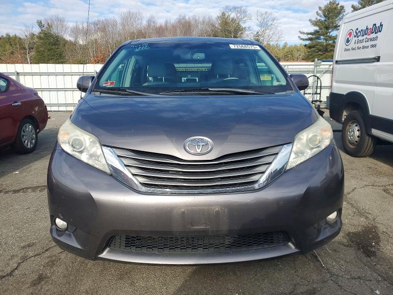 Photo 5 from auction – 2014 TOYOTA SIENNA XLE with VIN 5TDYK3DC3ES423680