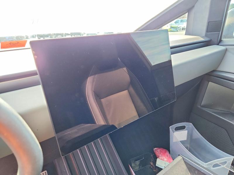 Photo 9 from auction – 2025 TESLA CYBERTRUCK with VIN 7G2CEHED7SA073633