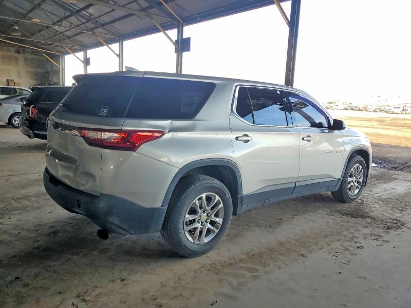 Photo 3 from auction – 2018 CHEVROLET TRAVERSE L with VIN 1GNERFKW0JJ104023
