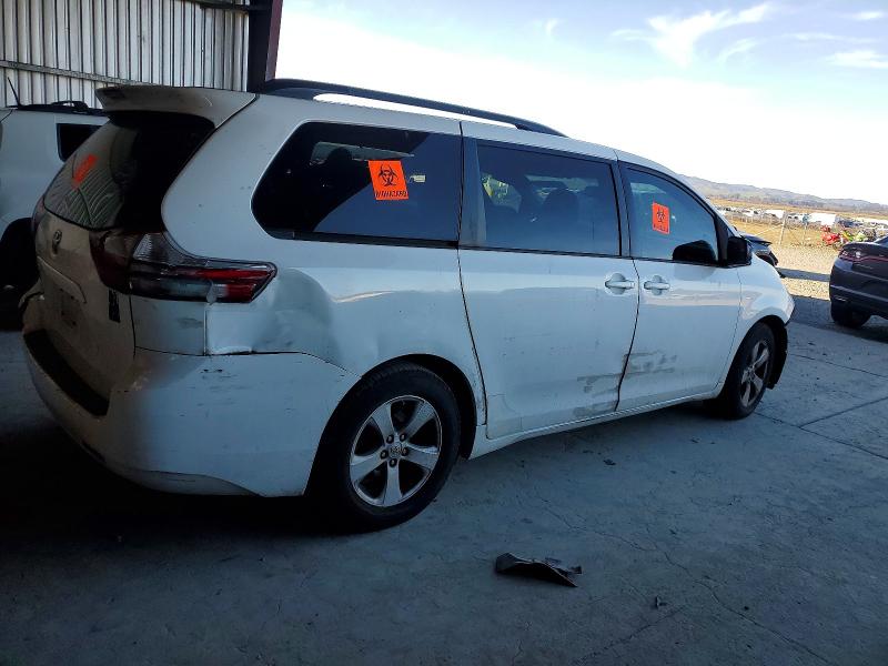 Photo 3 from auction – 2015 TOYOTA SIENNA LE with VIN 5TDKK3DC4FS545231