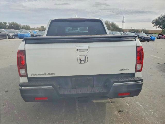 Photo 6 from auction – 2017 HONDA RIDGELINE with VIN 5FPYK2F65HB009558