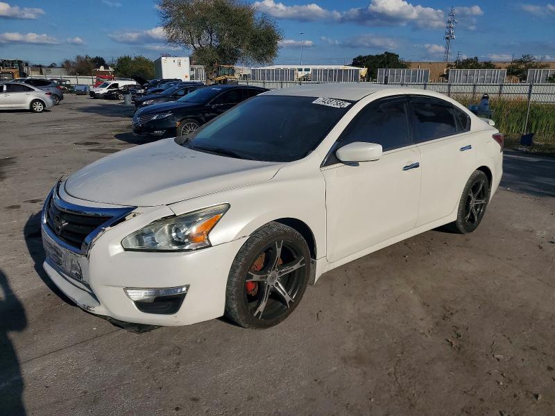 NISSAN ALTIMA 2.5 2015 with VIN 1N4AL3AP6FC492068 - Photo from auction
