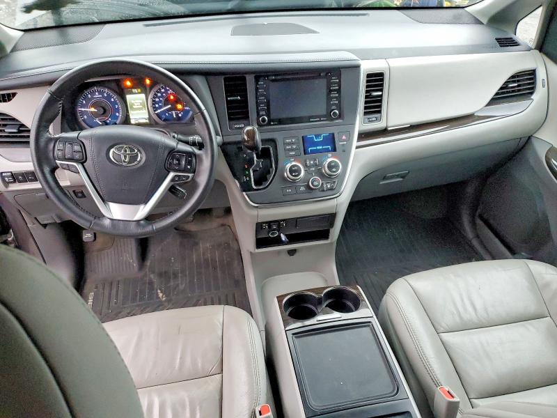 Photo 8 from auction – 2018 TOYOTA SIENNA with VIN 5TDYZ3DC2JS913887