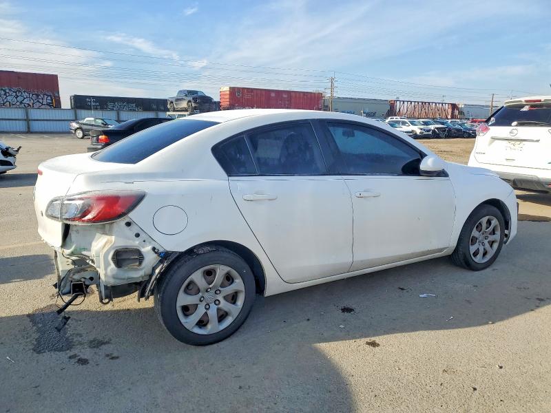 Photo 3 from auction – 2011 MAZDA 3 I with VIN JM1BL1UF3B1444541