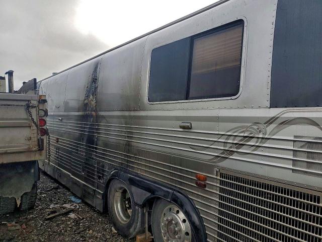 Photo 9 from auction – 1998 PREVOST BUS with VIN 2PCE33498W1026348