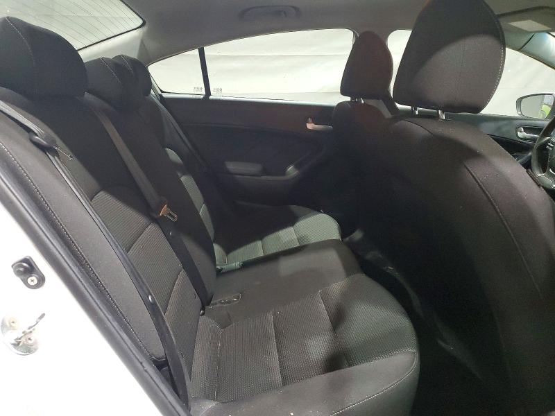 Photo 10 from auction – 2018 KIA FORTE with VIN 3KPFK4A73JE270288