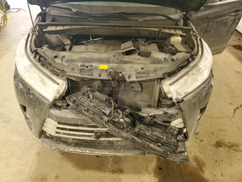 Photo 12 from auction – 2019 TOYOTA HIGHLANDER with VIN 5TDBZRFHXKS919438