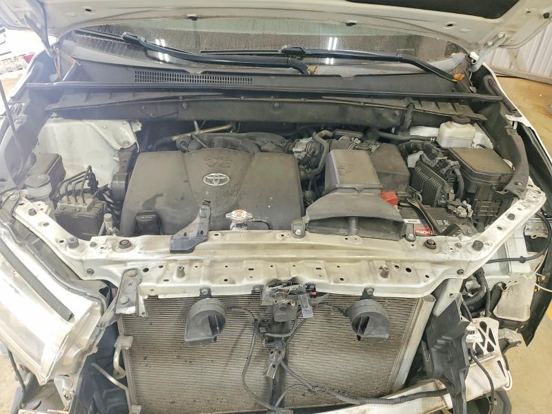 Photo 12 from auction – 2019 TOYOTA HIGHLANDER with VIN 5TDJZRFH4KS991568
