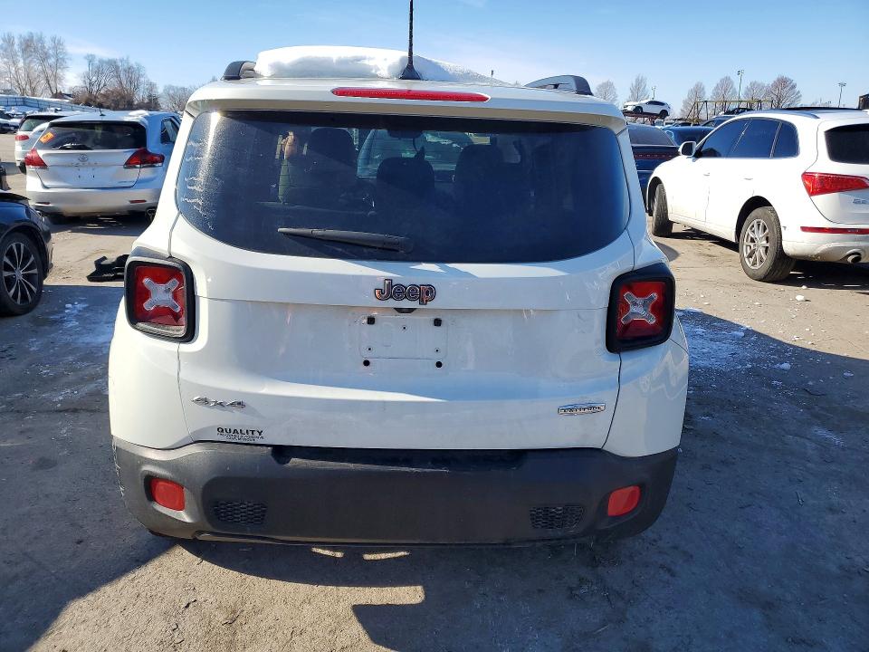 Photo 6 from auction – 2015 JEEP RENEGADE with VIN ZACCJBBT0FPB65889