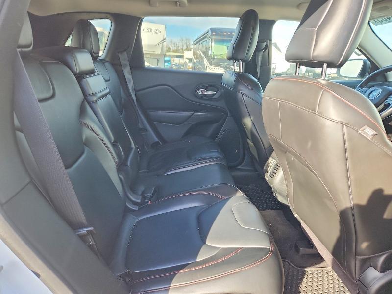 Photo 10 from auction – 2015 JEEP CHEROKEE T with VIN 1C4PJMBS8FW645969