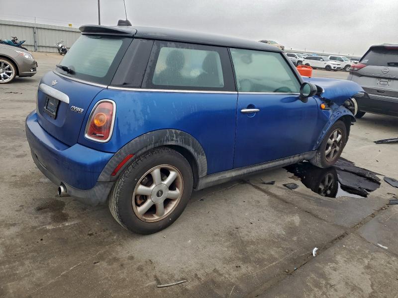 Photo 3 from auction – 2009 MINI COOPER with VIN WMWMF33569TT69141