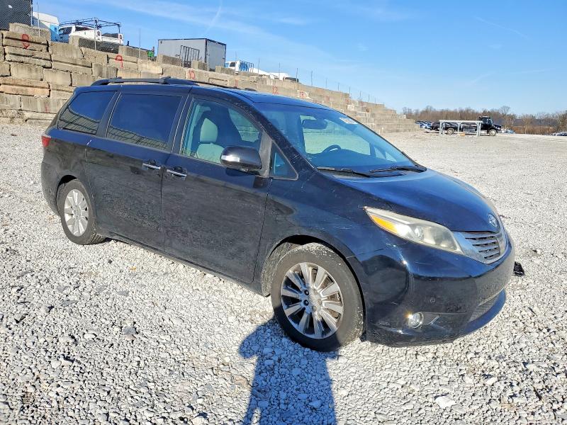 Photo 4 from auction – 2016 TOYOTA SIENNA with VIN 5TDYK3DC1GS743499