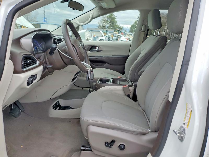 Photo 7 from auction – 2018 CHRYSLER PACIFICA T with VIN 2C4RC1FG9JR352266