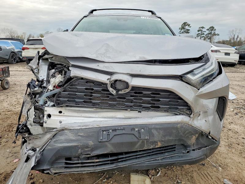 Photo 5 from auction – 2024 TOYOTA RAV4 XLE with VIN 2T3W1RFV4RC262564