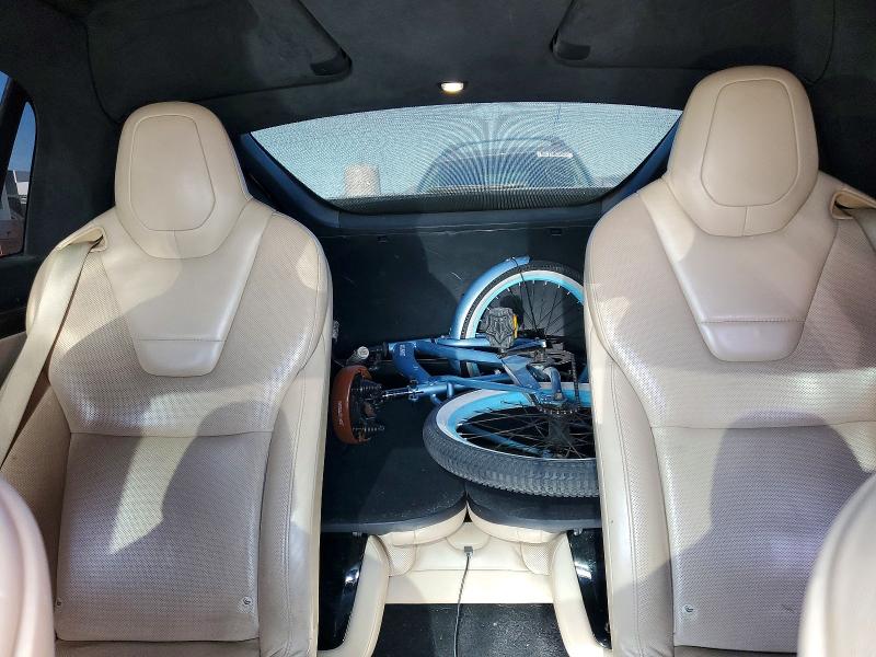Photo 10 from auction – 2016 TESLA MODEL X with VIN 5YJXCBE45GFS00400