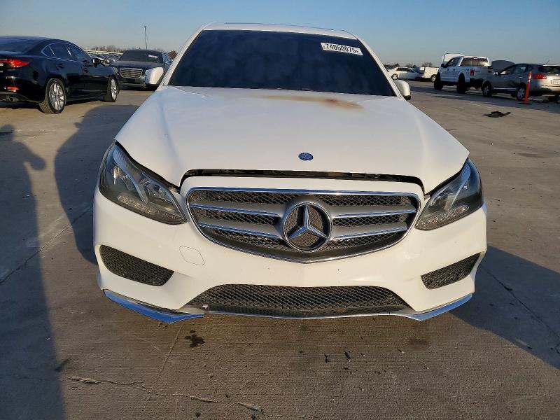 Photo 5 from auction – 2015 MERCEDES-BENZ E with VIN WDDHF5KBXFB123000