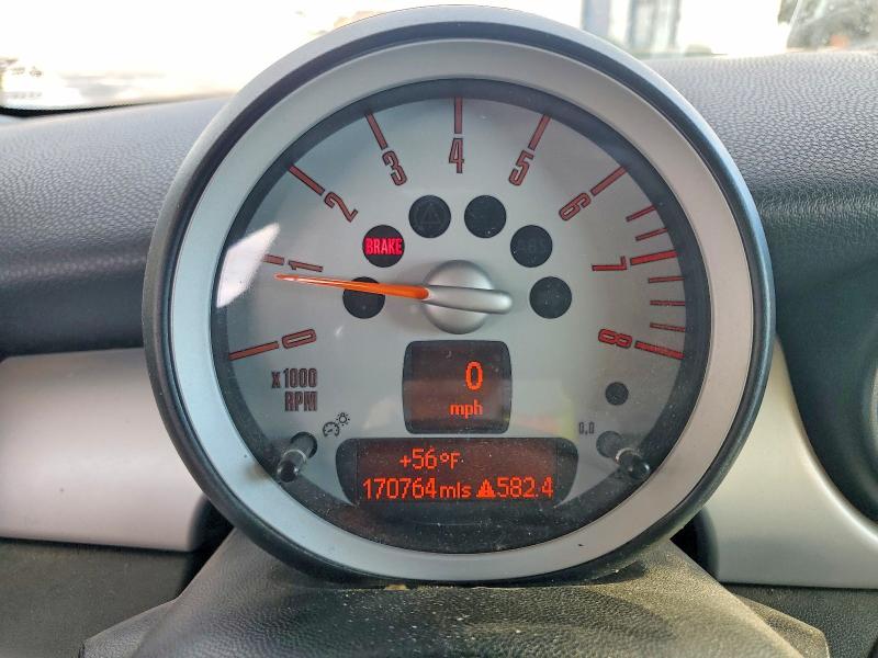 Photo 9 from auction – 2009 MINI COOPER with VIN WMWMF33539TU73473
