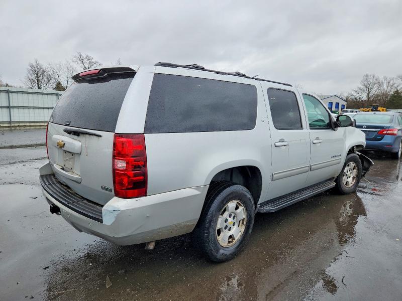 Photo 3 from auction – 2011 CHEVROLET SUBURBAN K with VIN 1GNSKJE39BR321553