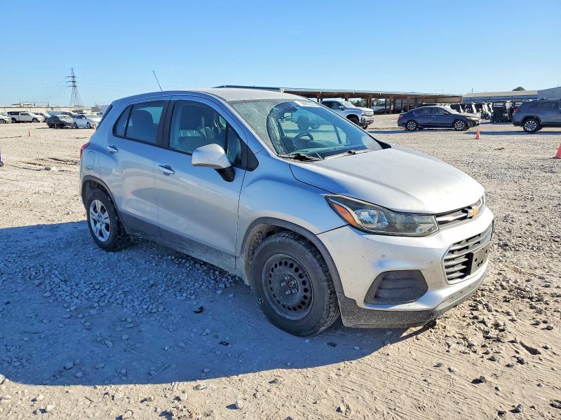 Photo 4 from auction – 2017 CHEVROLET TRAX with VIN 3GNCJKSB7HL251916
