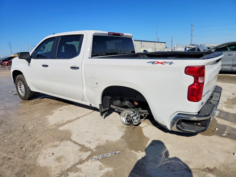 Photo 2 from auction – 2026 CHEVROLET SILVERADO with VIN 1GCUKAED5TZ170271