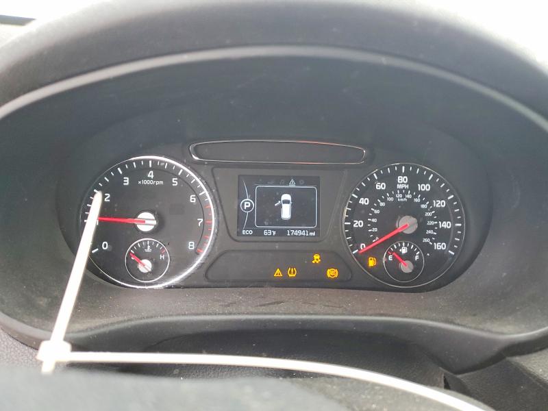 Photo 9 from auction – 2016 KIA SORENTO LX with VIN 5XYPG4A34GG023442